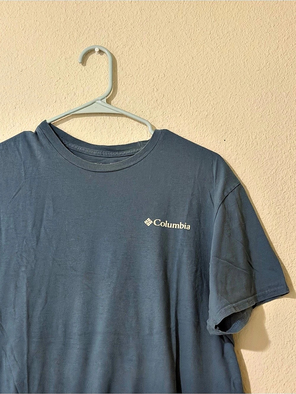 Columbia Retro Graphic T-Shirt Short Sleeve Tee in Blue